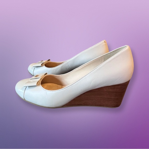 Cute cream round-toe wedges 7.5 - Picture 1 of 5